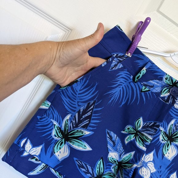 Apt. 9 Blue Floral Women's Shorts - Picture 3 of 9